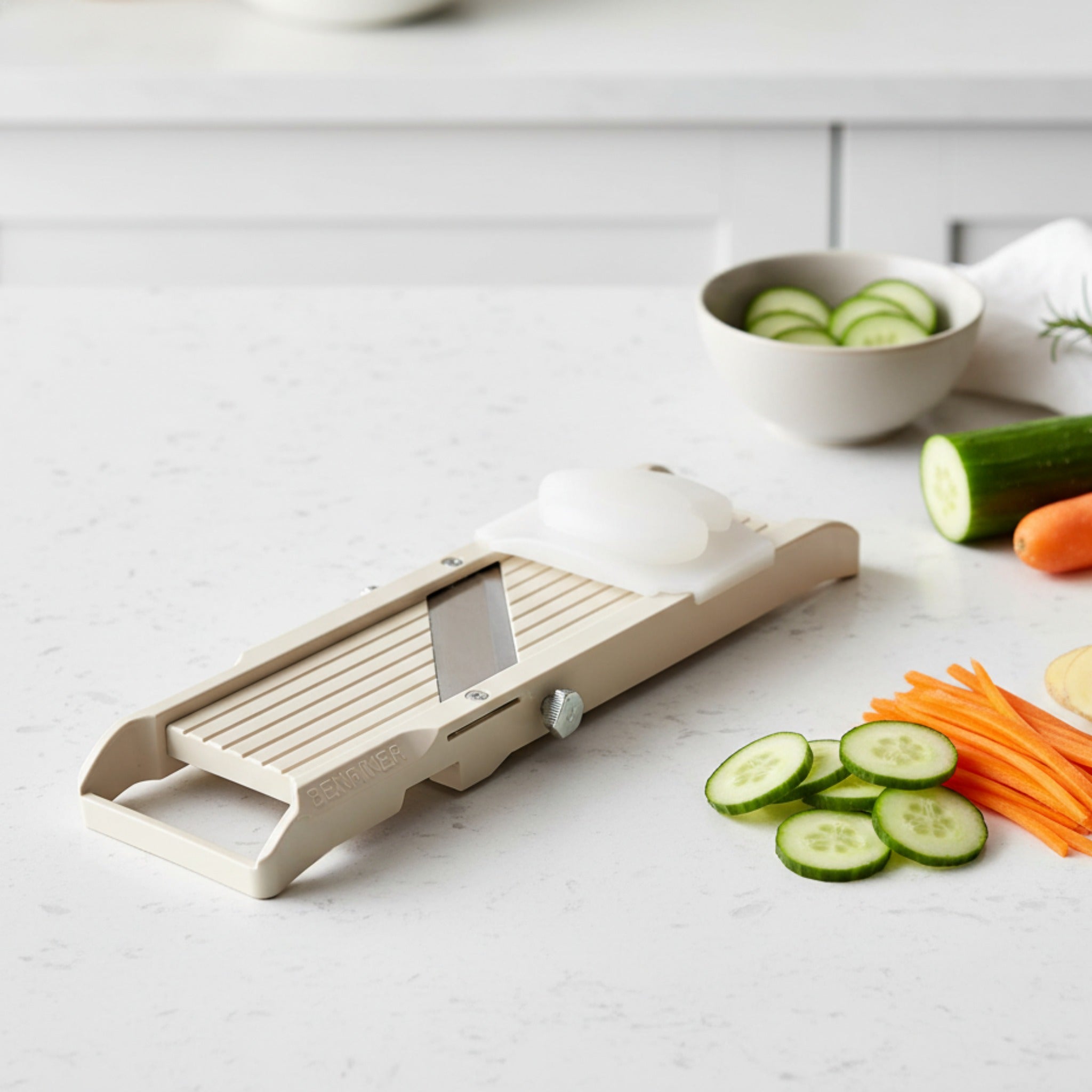 Mandoline cuisine professionnelle – coupe légumes précise et rapide