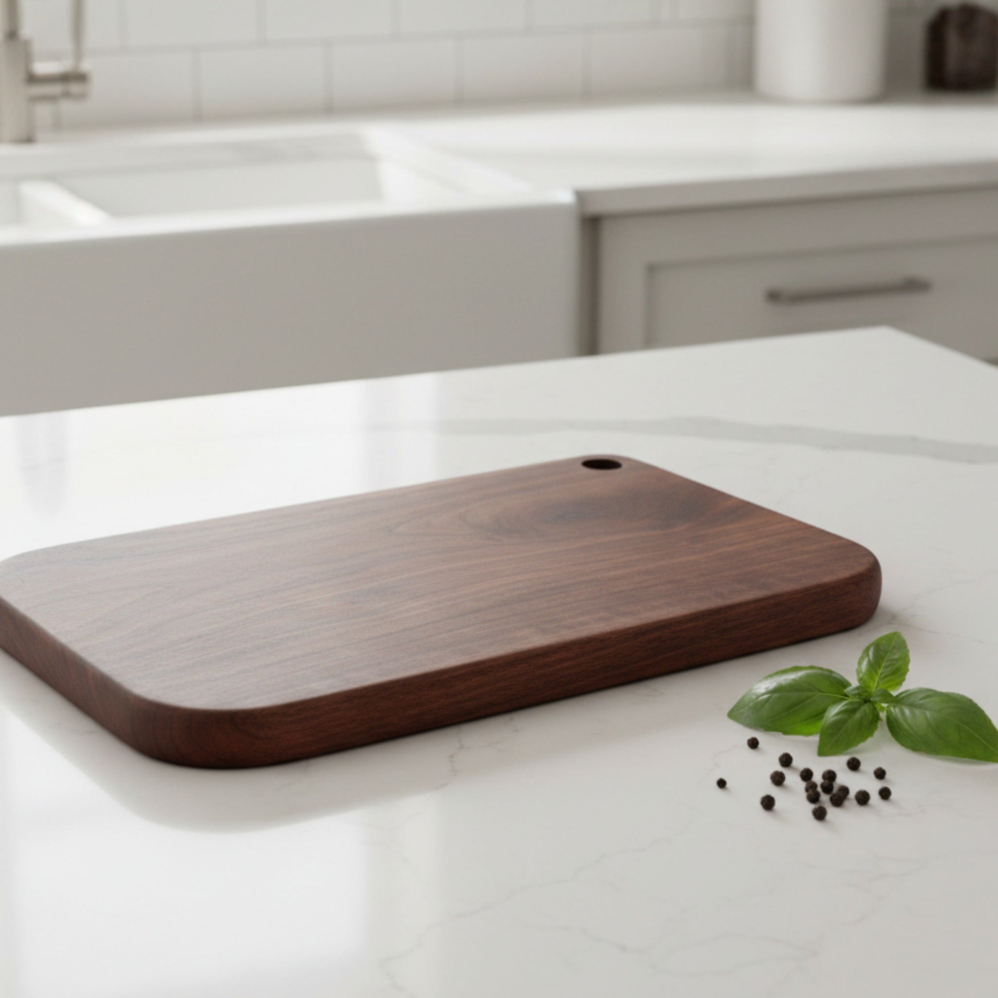 Planche à découper en noyer noir design naturel
