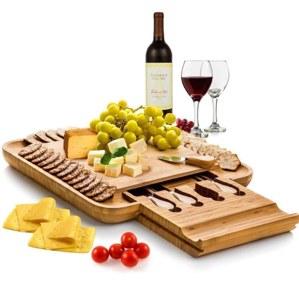 planche à fromage avec couteaux intégrés pour plateau fromage